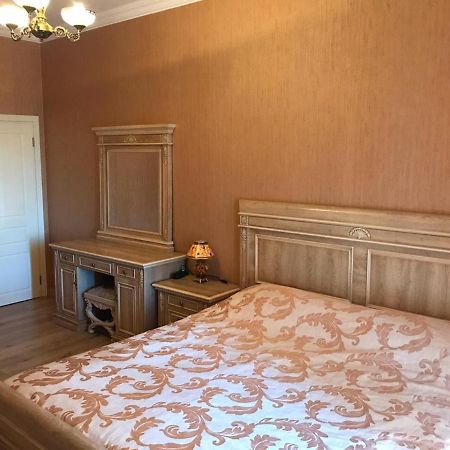 Rustaveli Apartment City Centre تبليسي المظهر الخارجي الصورة